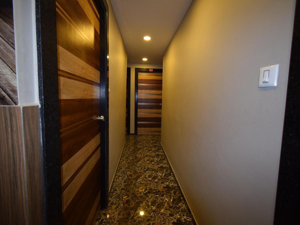 Hotel Lake Palace Ahmedabad Ngoại thất bức ảnh