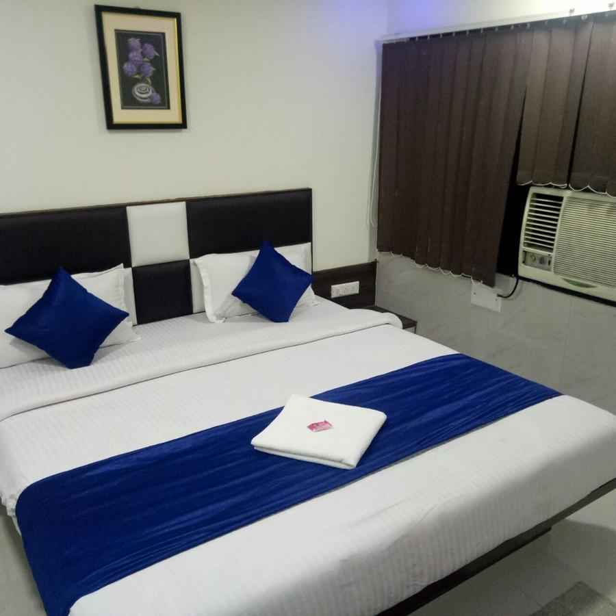 Hotel Lake Palace Ahmedabad Ngoại thất bức ảnh