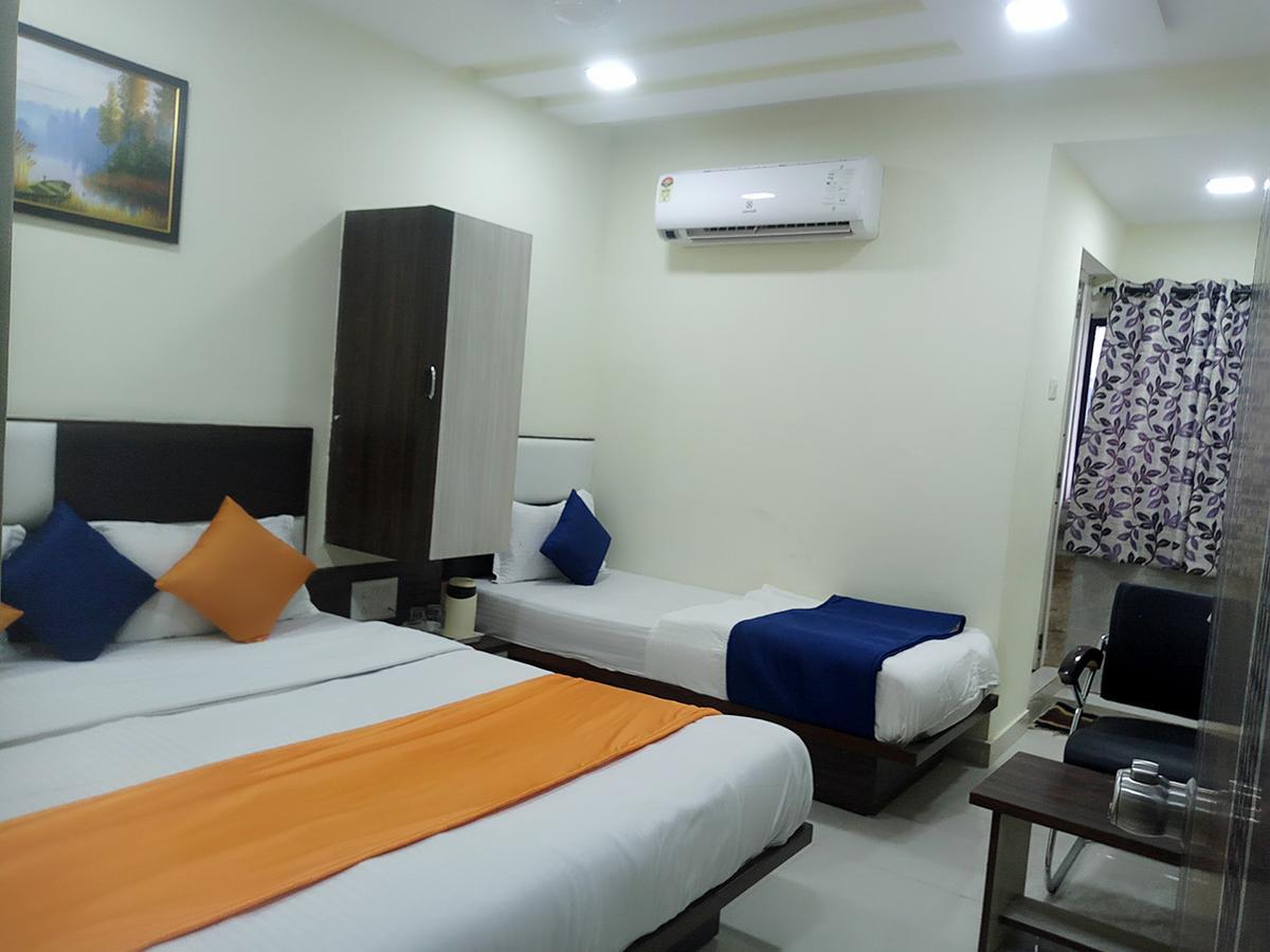 Hotel Lake Palace Ahmedabad Ngoại thất bức ảnh
