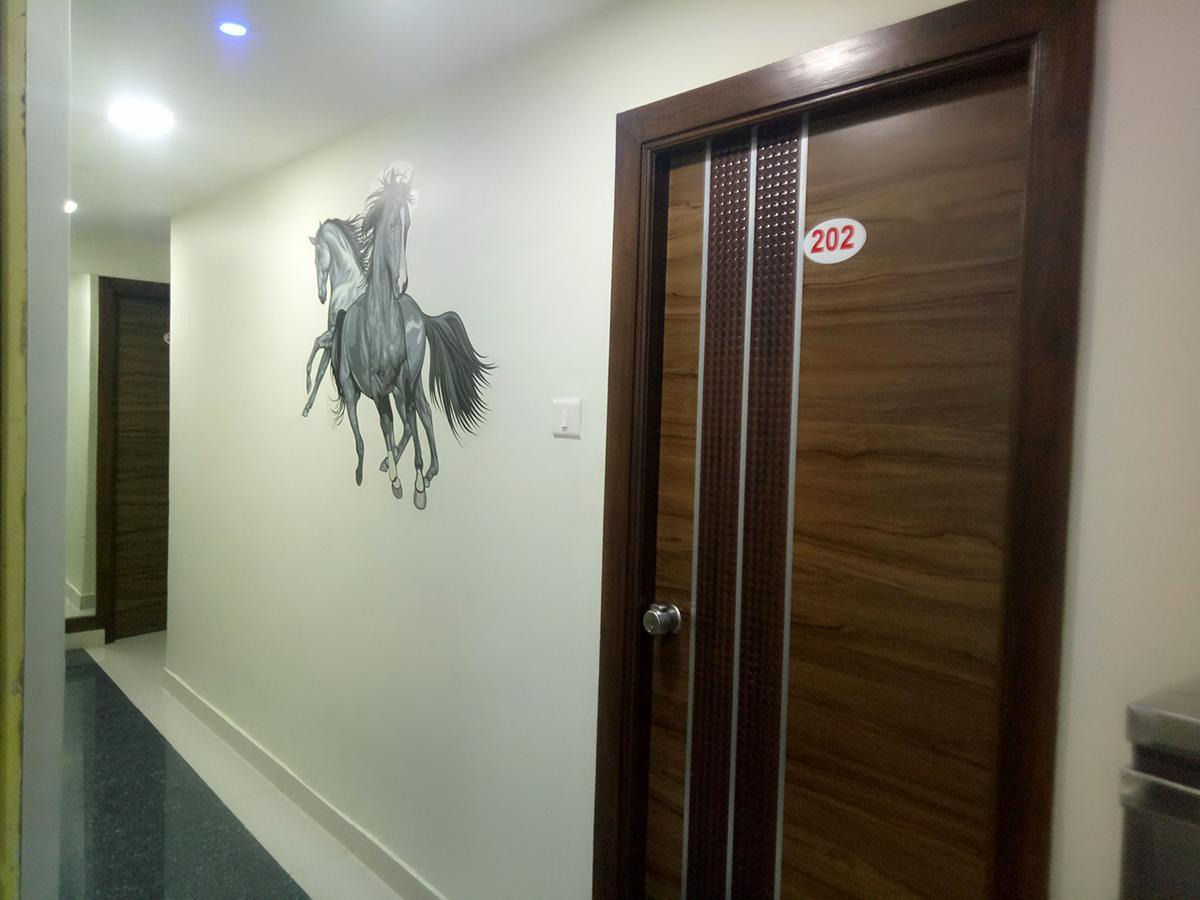 Hotel Lake Palace Ahmedabad Ngoại thất bức ảnh