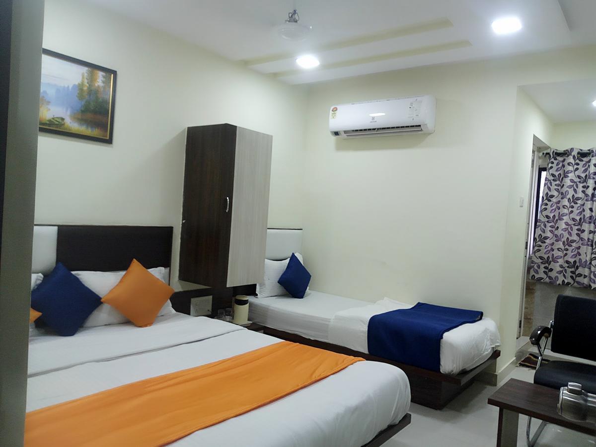 Hotel Lake Palace Ahmedabad Ngoại thất bức ảnh