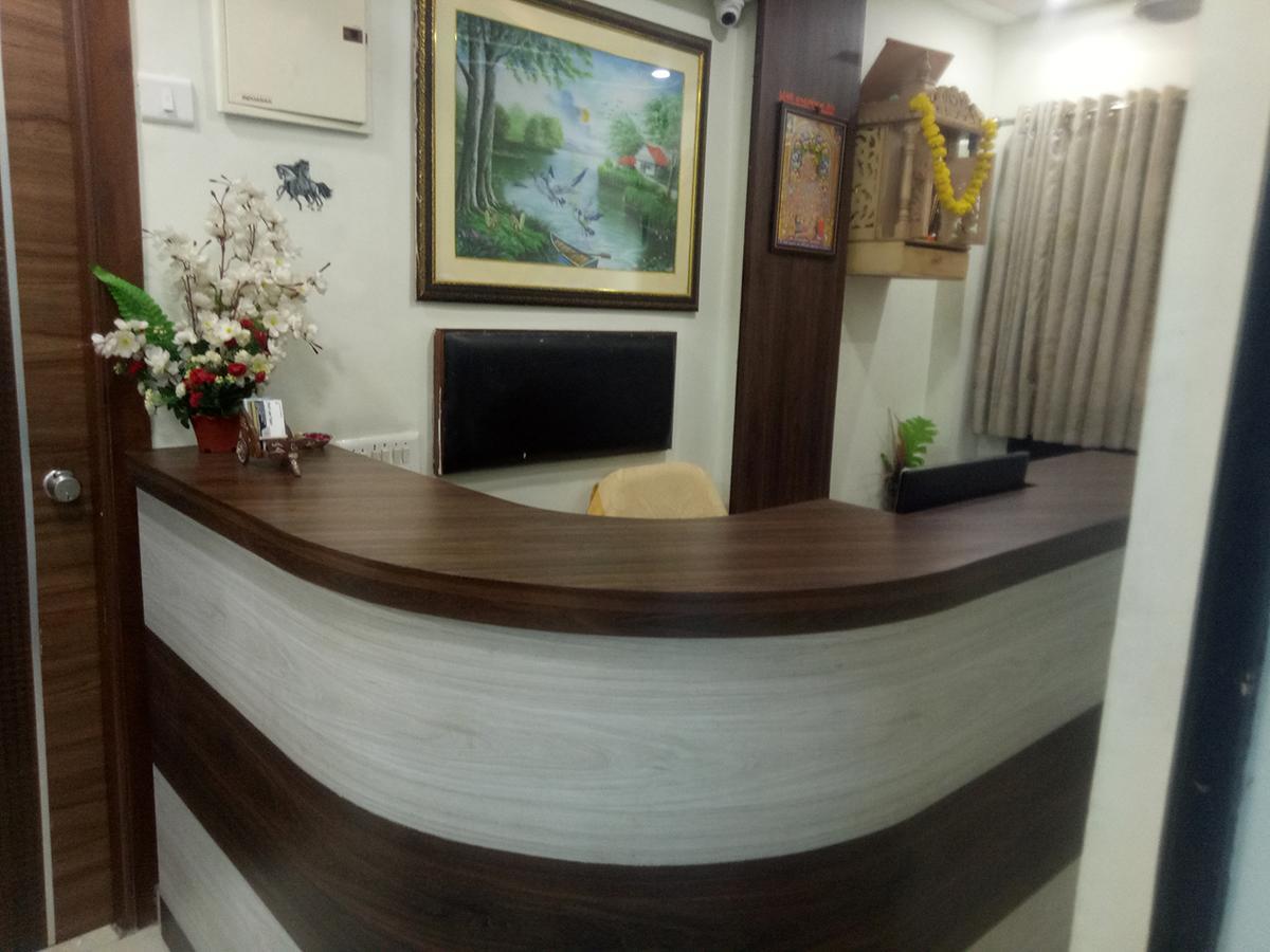 Hotel Lake Palace Ahmedabad Ngoại thất bức ảnh